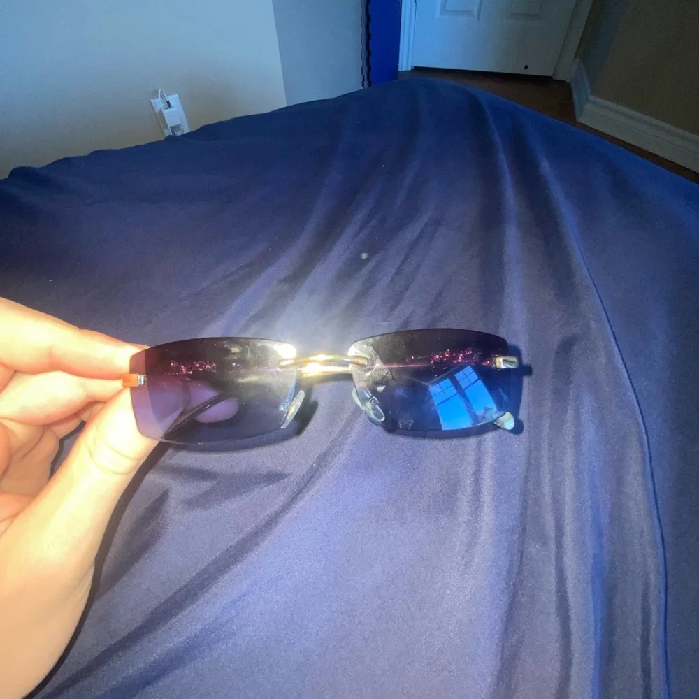 Fashionable Glasses - Picture 2 of 6